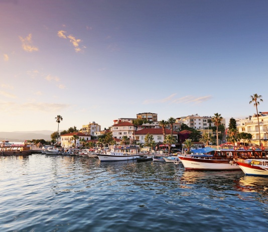 Güllük Balıkçı Kasabası ve Hüzünlü “Hermiyas Efsanesi” gulluk